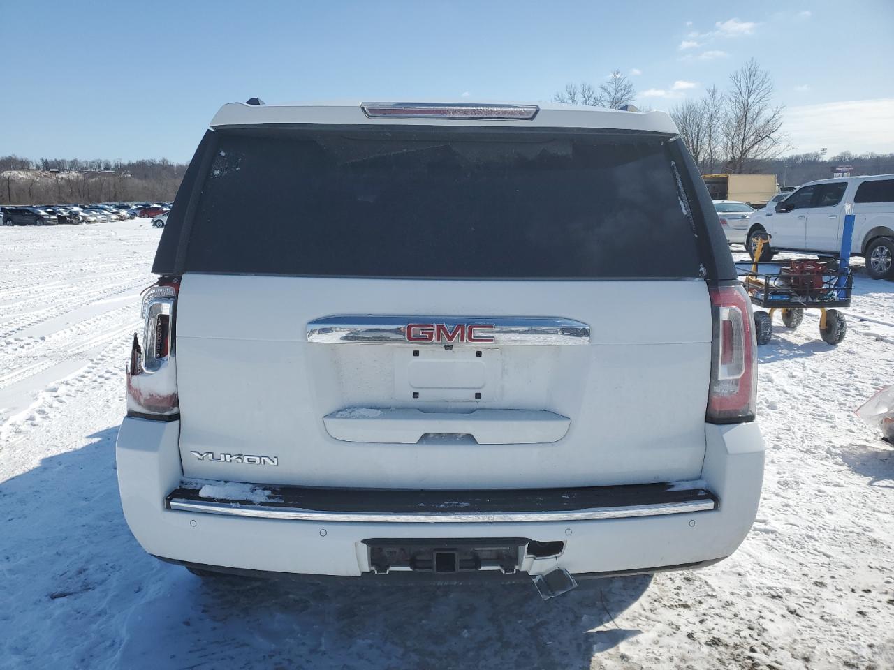 2017 GMC YUKON DENA - Фото 6