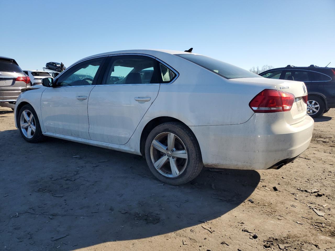 2013 VOLKSWAGEN PASSAT SE - Image 2
