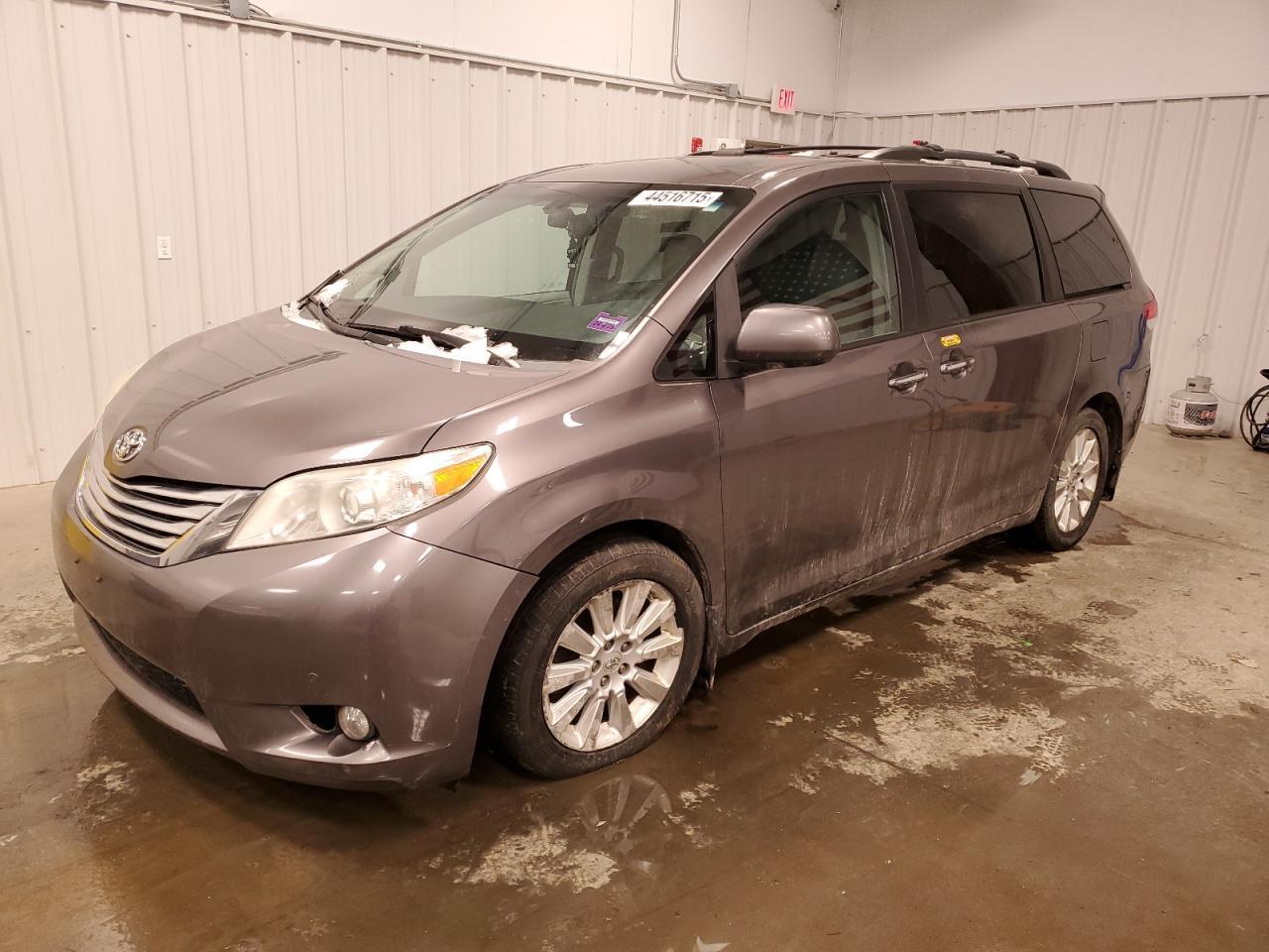 2011 TOYOTA SIENNA XLE