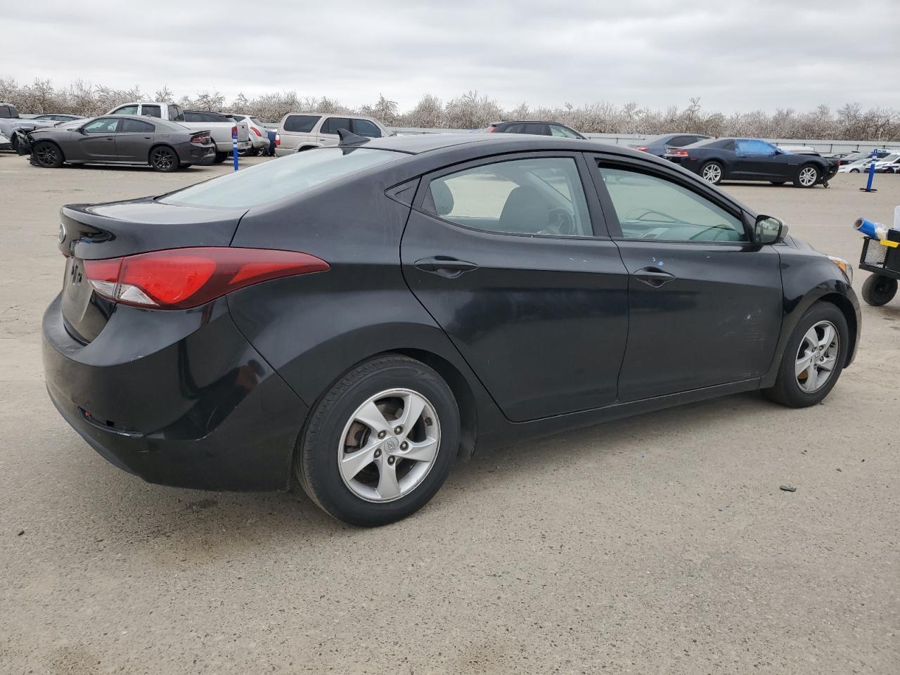 2015 HYUNDAI ELANTRA SE - Фото 3