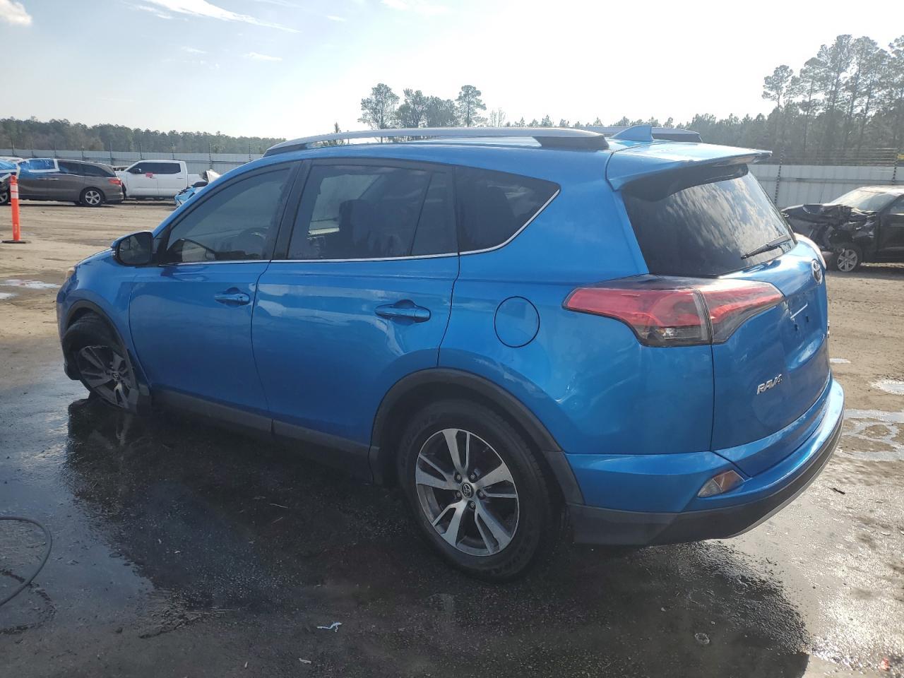 2017 TOYOTA RAV4 XLE - Image 2