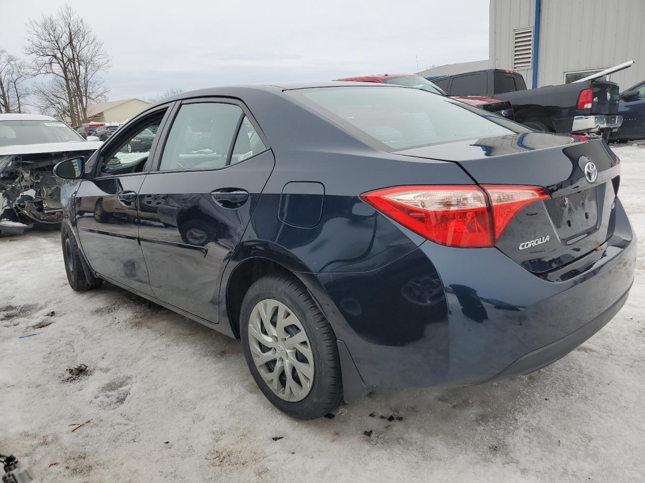 2019 TOYOTA COROLLA L - Фото 2