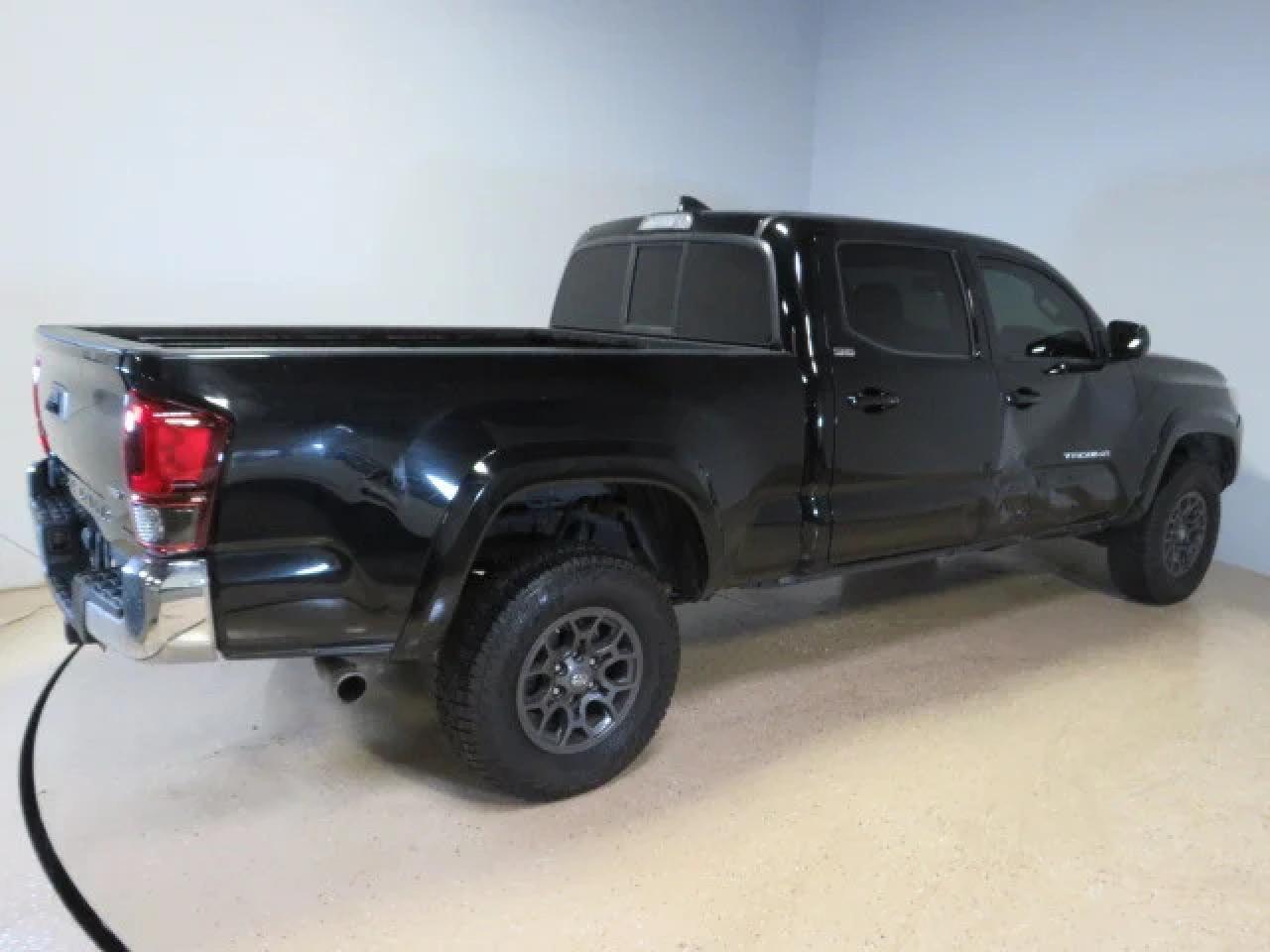 2017 TOYOTA TACOMA DOU - Фото 3