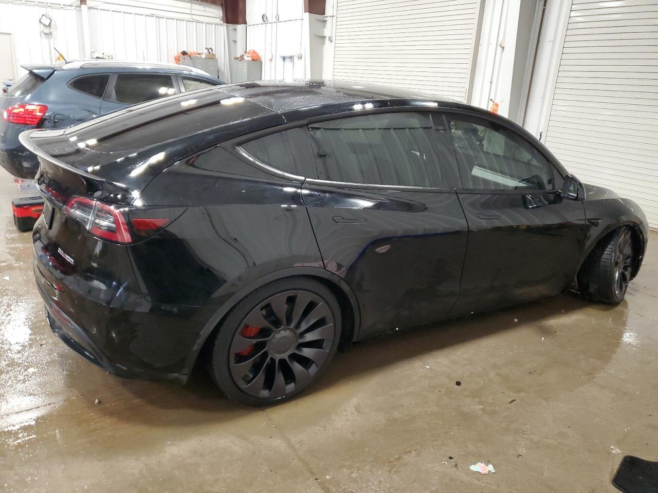 2022 TESLA MODEL Y - Фото 3