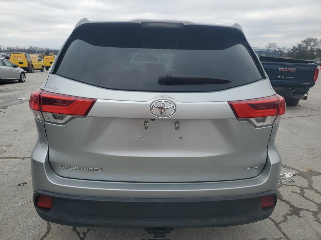 2018 TOYOTA HIGHLANDER - Image 6