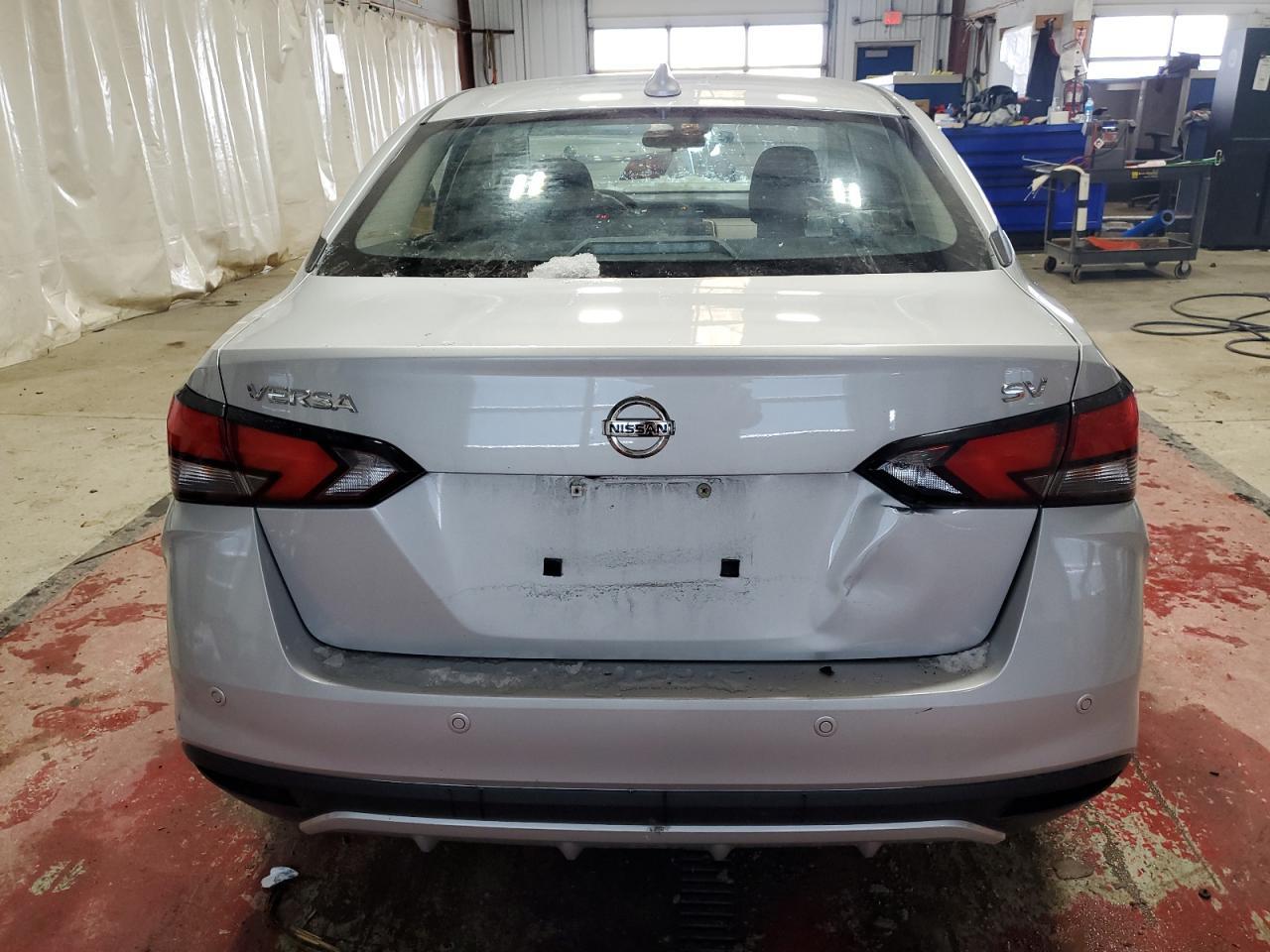 2021 NISSAN VERSA SV - Фото 6