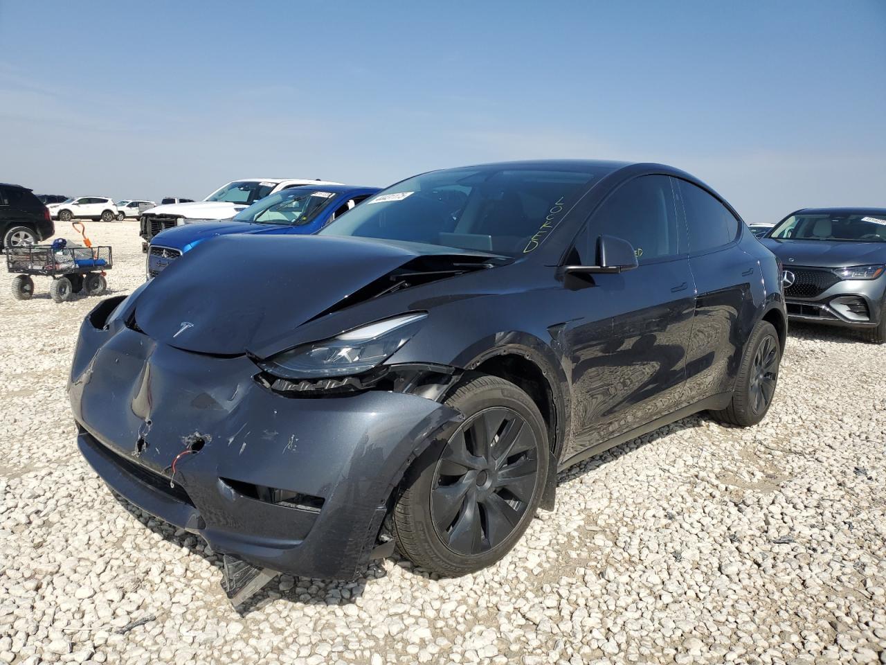 2025 TESLA MODEL Y