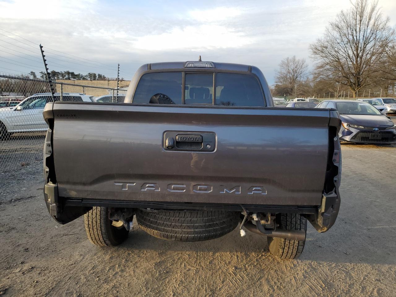 2017 TOYOTA TACOMA DOU - Фото 6