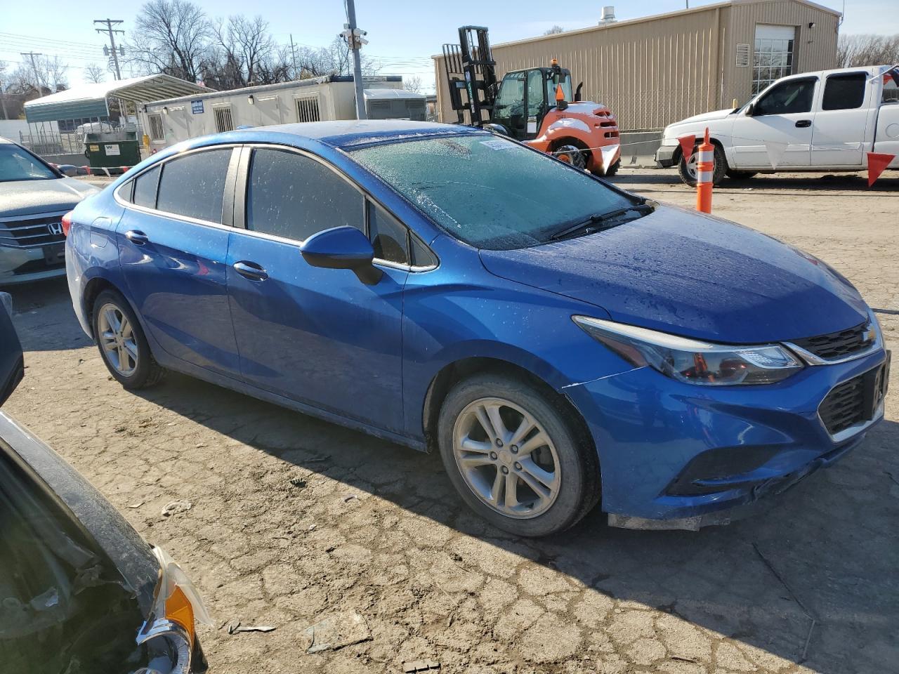 2017 CHEVROLET CRUZE LT - Image 4
