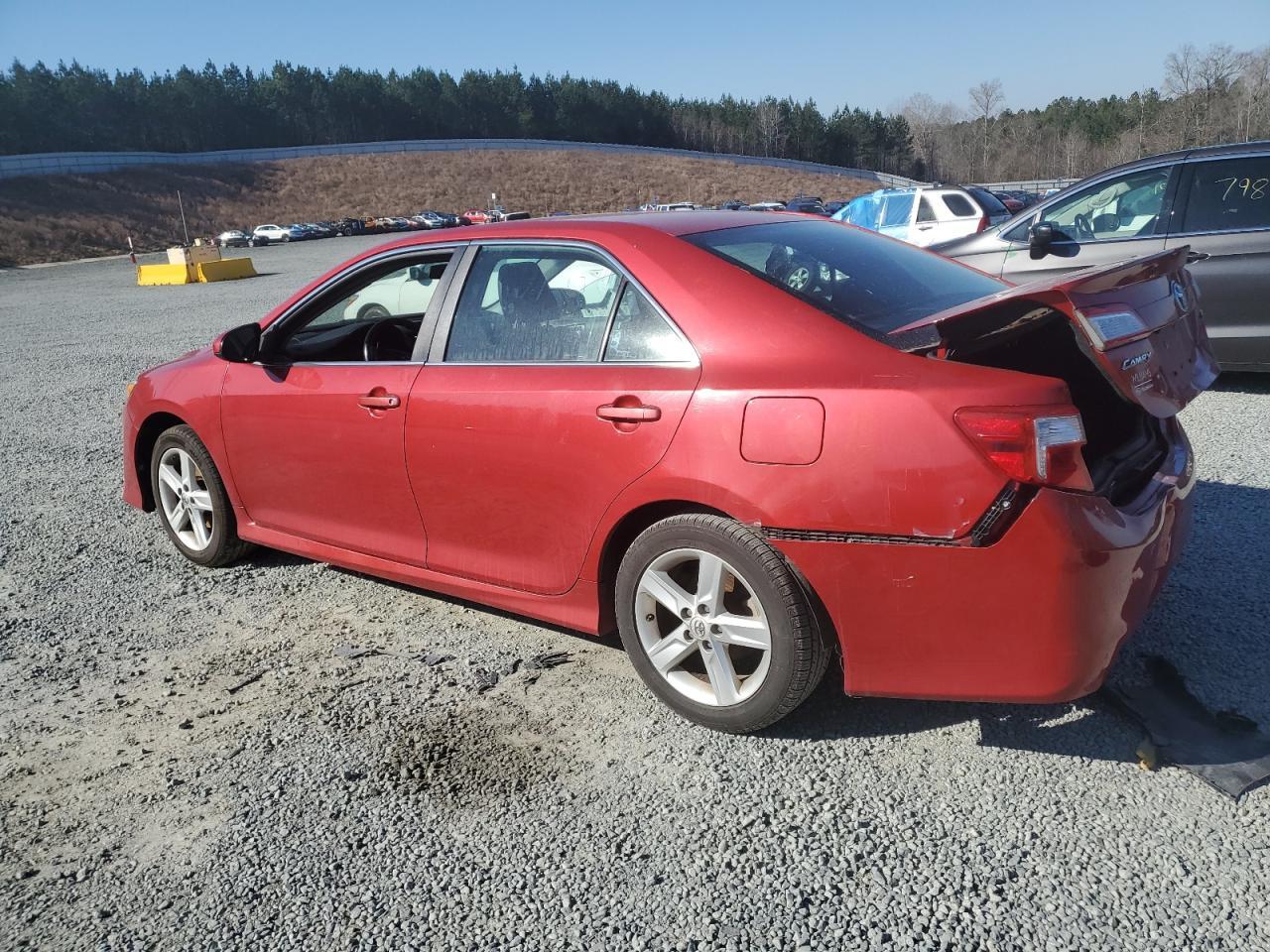 2014 TOYOTA CAMRY L - Фото 2