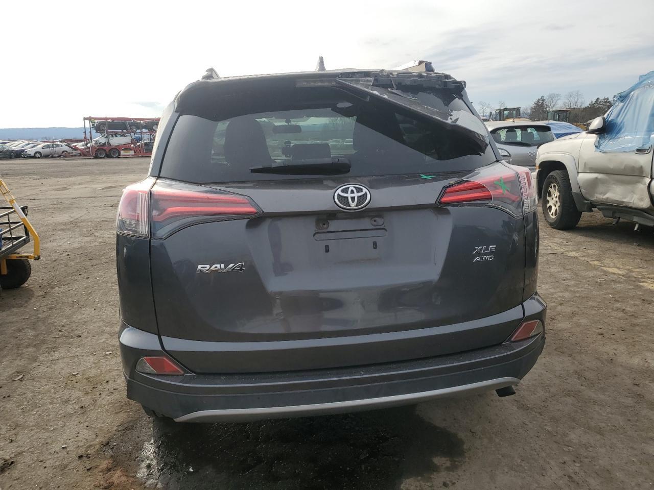 2016 TOYOTA RAV4 XLE - Фото 6