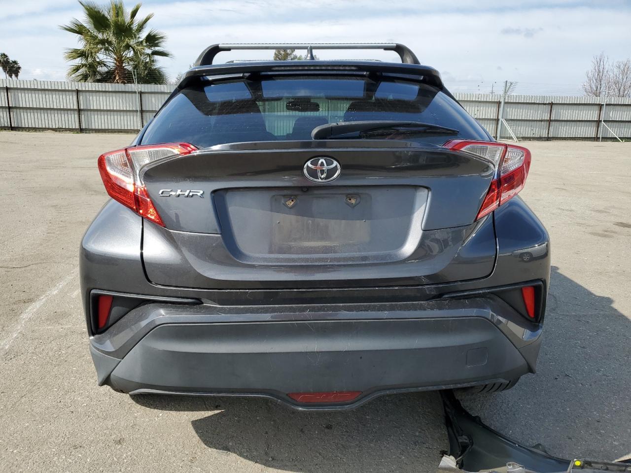 2018 TOYOTA C-HR XLE - Фото 6