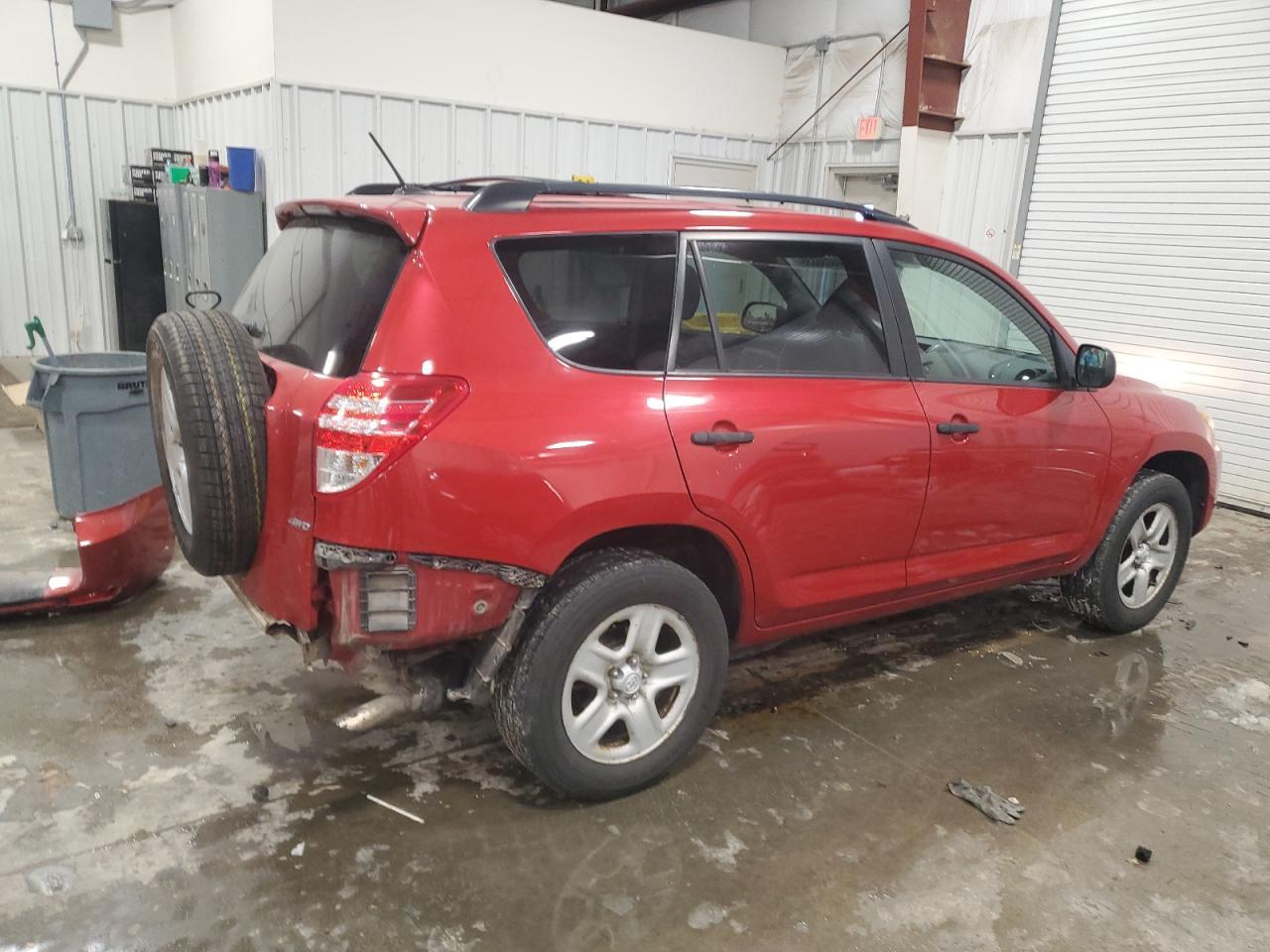 2011 TOYOTA RAV4 - Фото 3