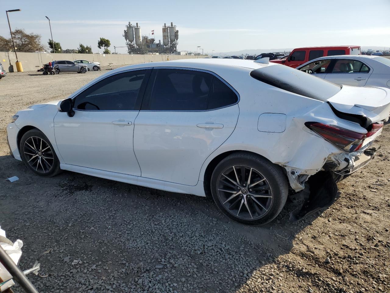 2021 TOYOTA CAMRY SE - Фото 2