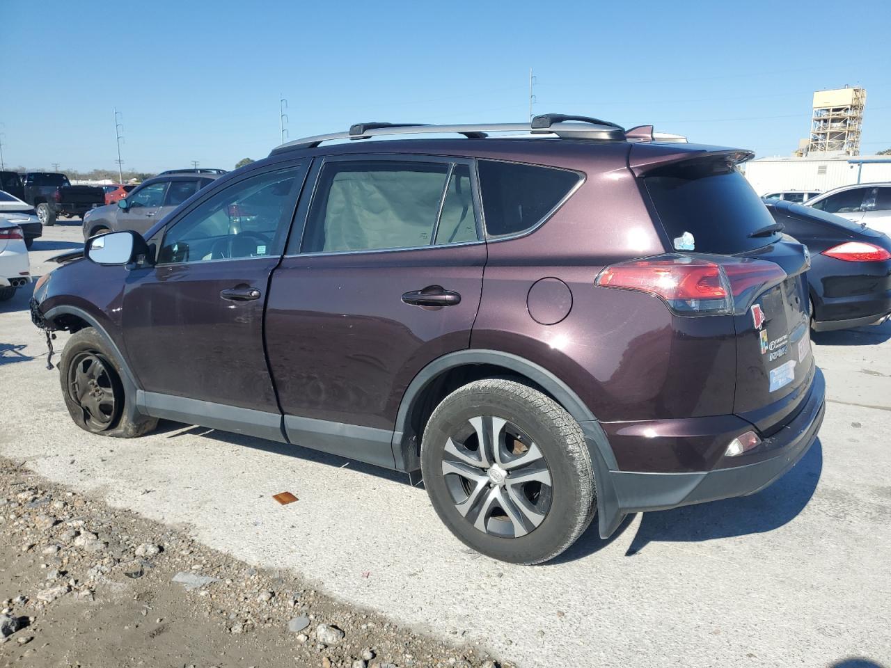 2017 TOYOTA RAV4 LE - Фото 2