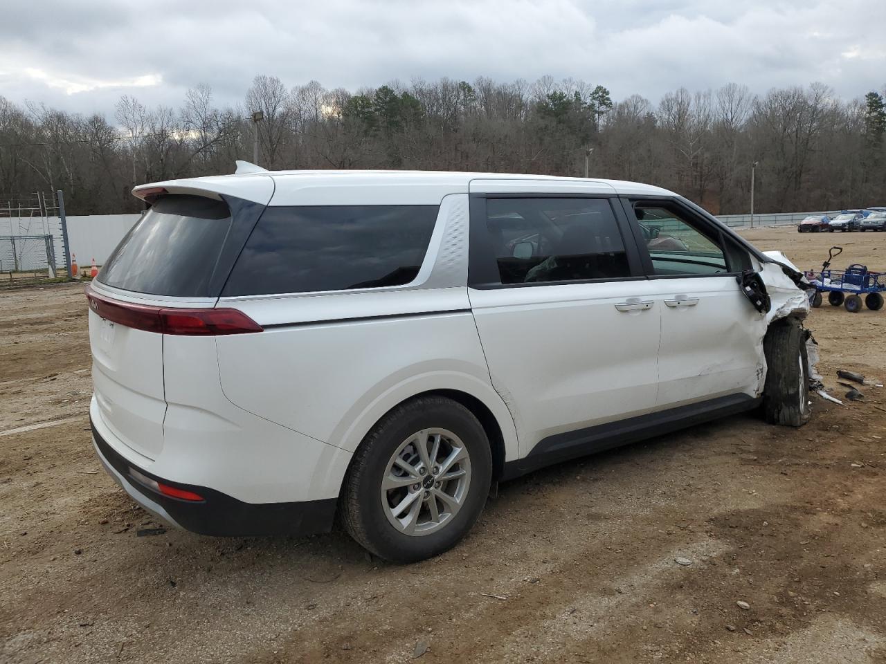 2024 KIA CARNIVAL L - Image 3