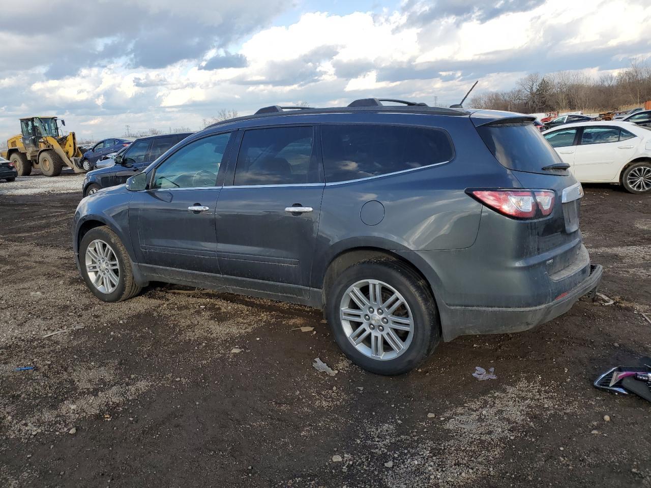 2014 CHEVROLET TRAVERSE L - Image 2