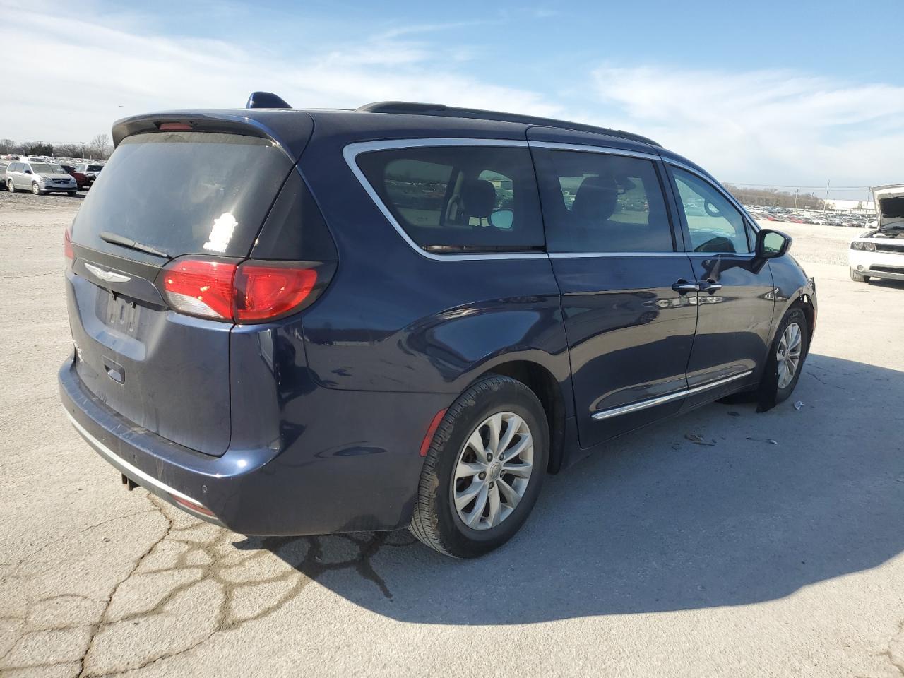 2017 CHRYSLER PACIFICA T - Фото 3