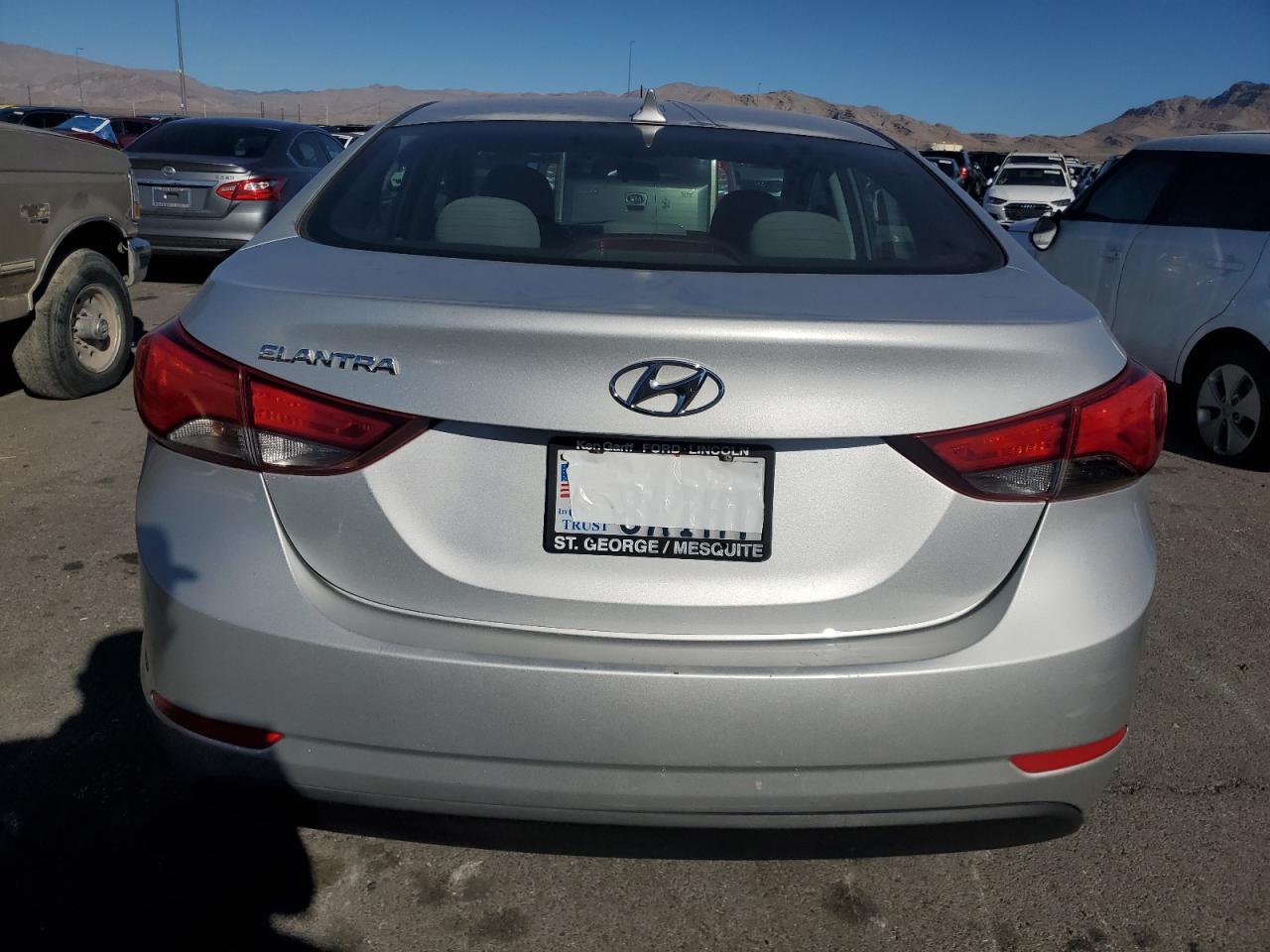 2015 HYUNDAI ELANTRA SE - Image 6