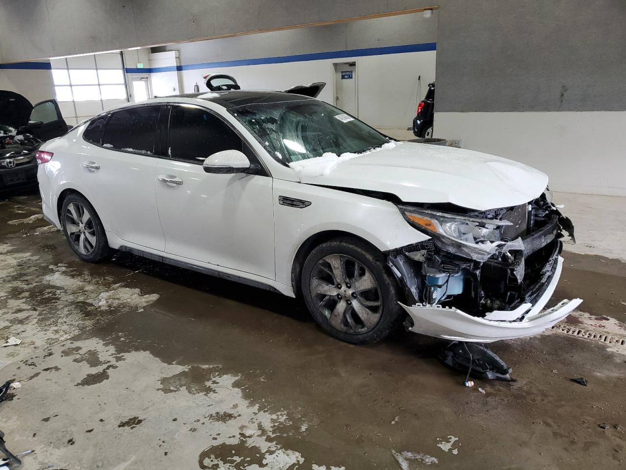 2020 KIA OPTIMA LX - Фото 4