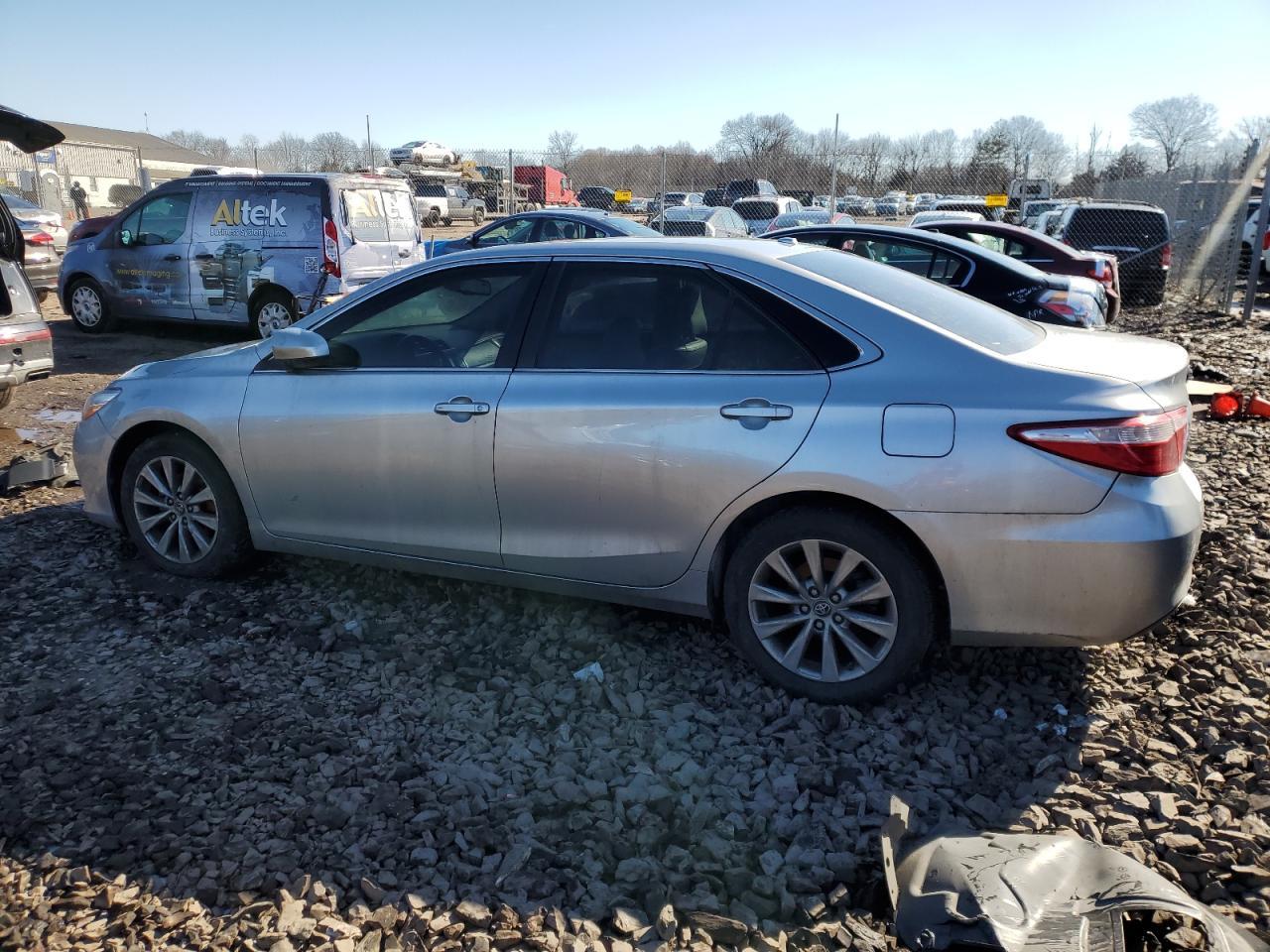 2017 TOYOTA CAMRY LE - Фото 2