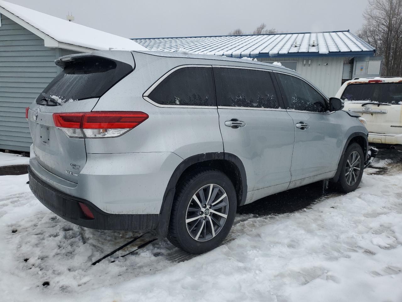 2018 TOYOTA HIGHLANDER - Image 3