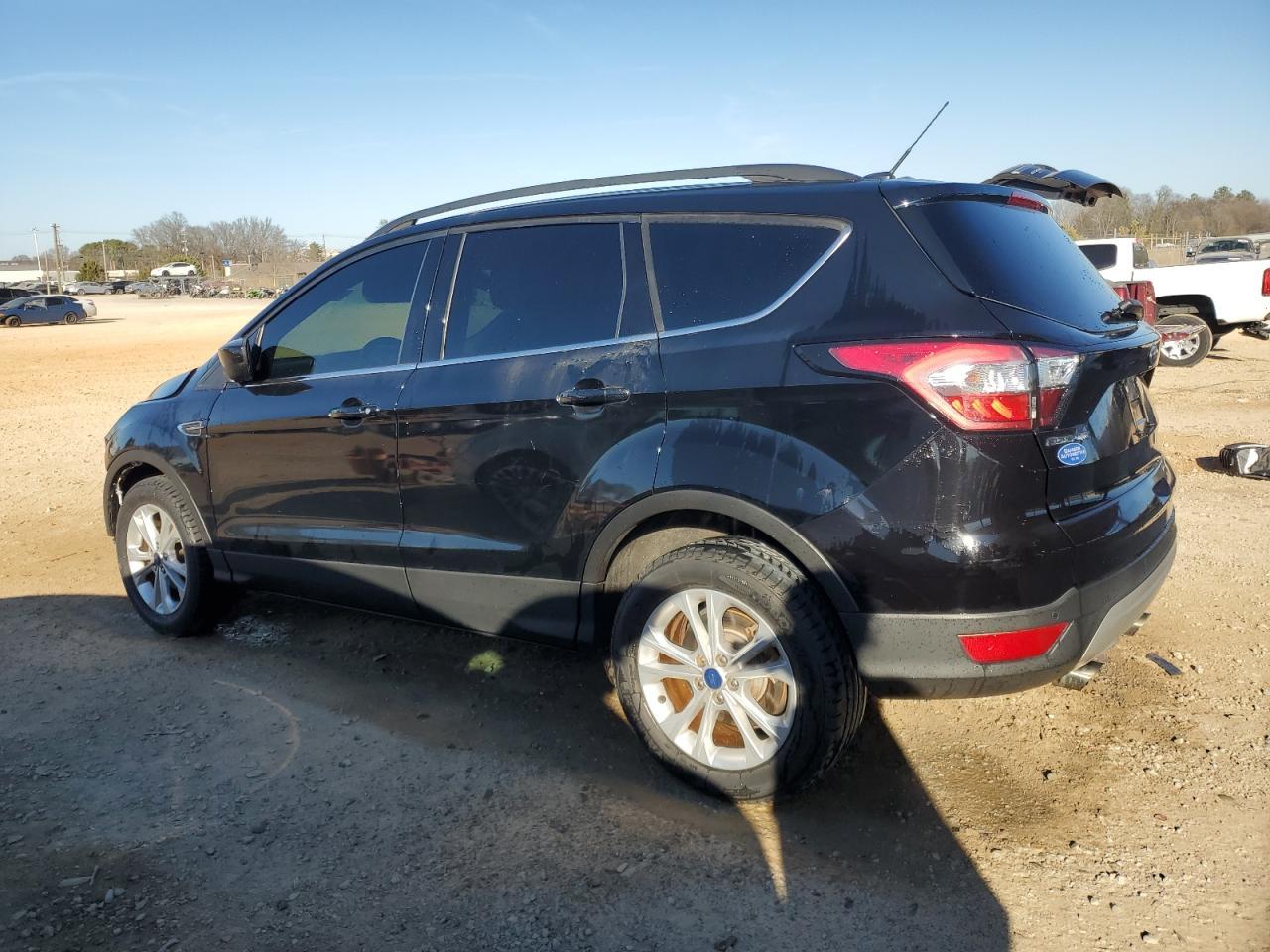 2017 FORD ESCAPE SE - Image 2