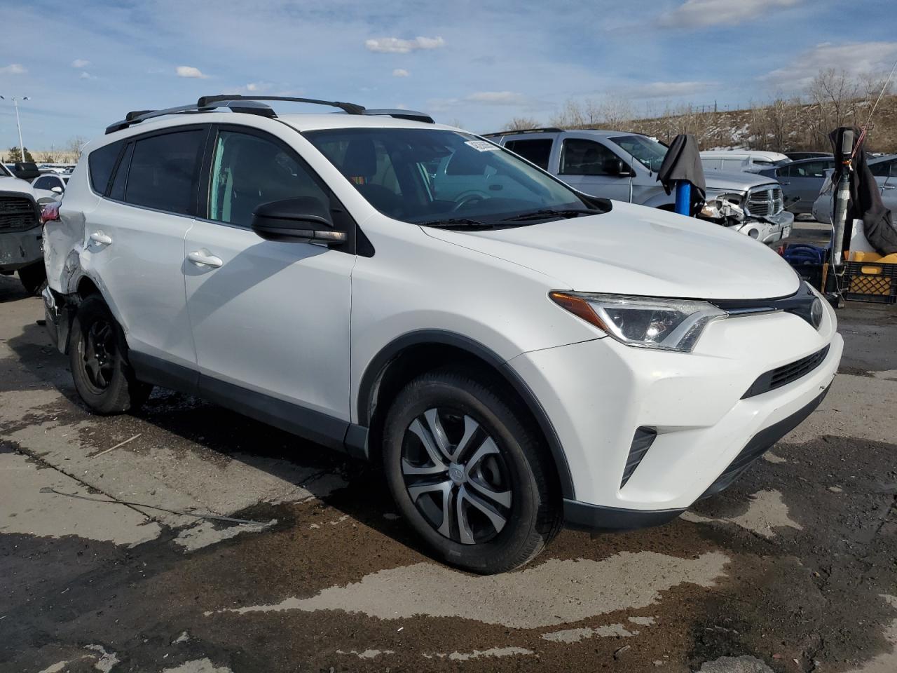 2018 TOYOTA RAV4 LE - Image 4