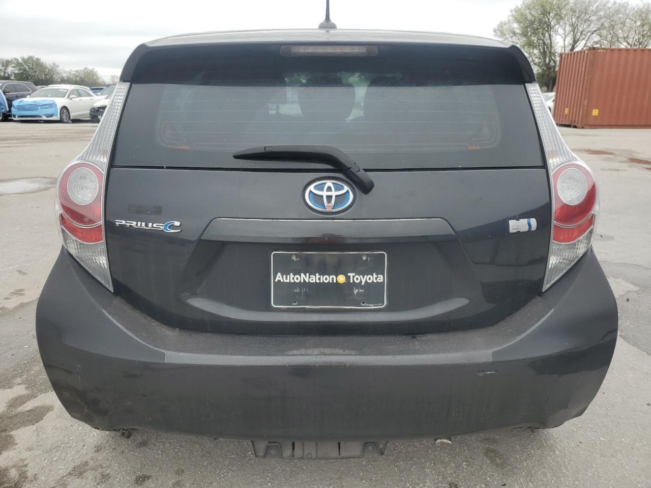 2013 TOYOTA PRIUS C - Image 6