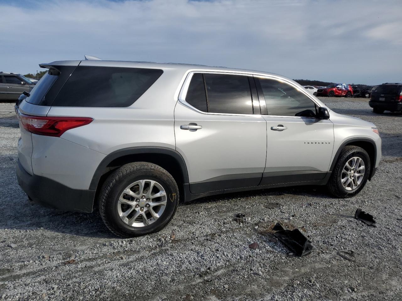 2018 CHEVROLET TRAVERSE L - Фото 3