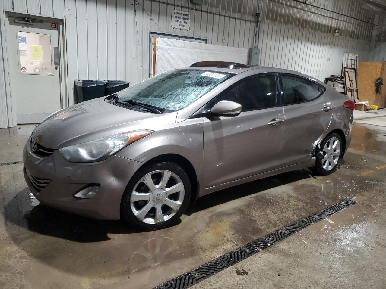 2013 HYUNDAI ELANTRA GL