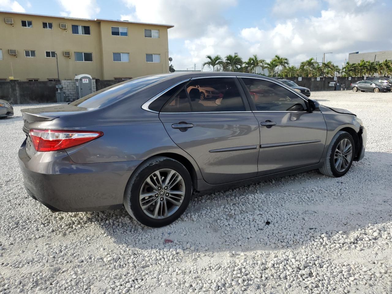 2016 TOYOTA CAMRY LE - Image 3