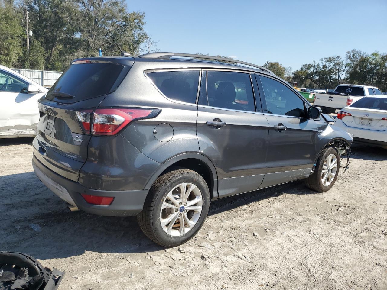 2017 FORD ESCAPE SE - Фото 3