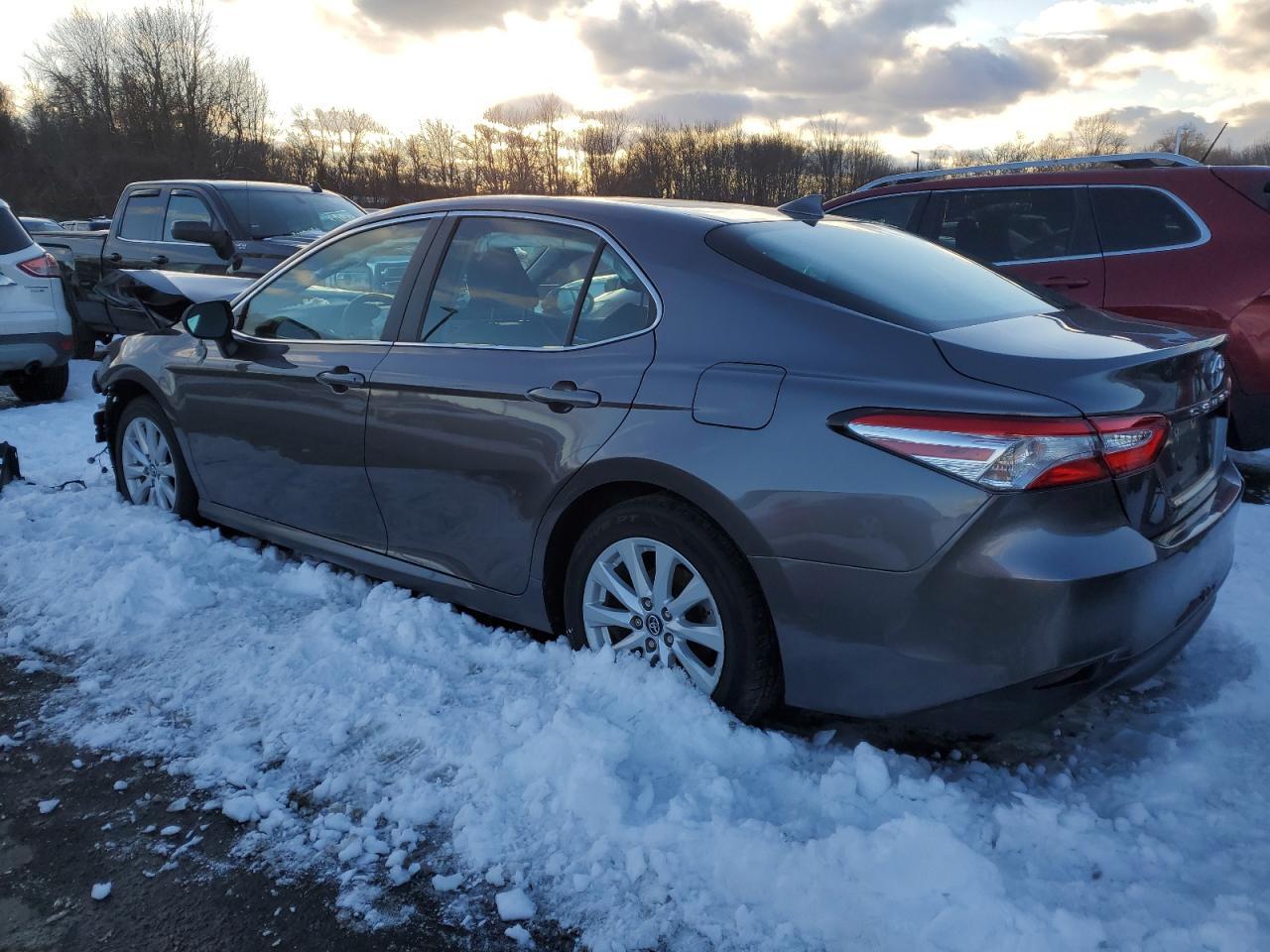 2019 TOYOTA CAMRY L - Фото 2