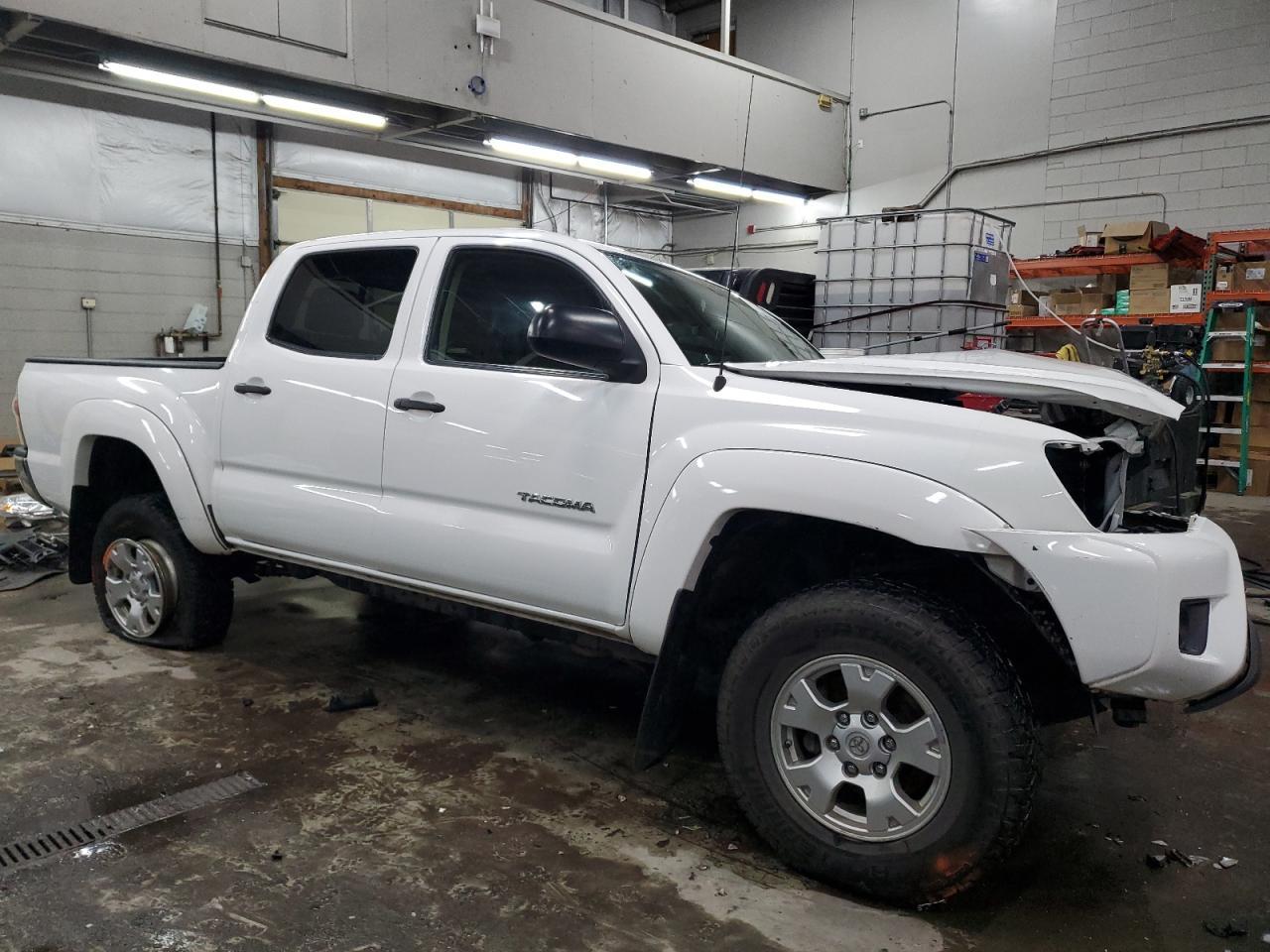 2013 TOYOTA TACOMA DOU - Фото 4