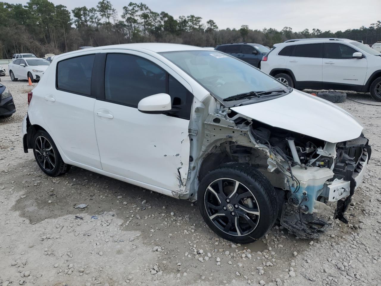 2016 TOYOTA YARIS L - Image 4