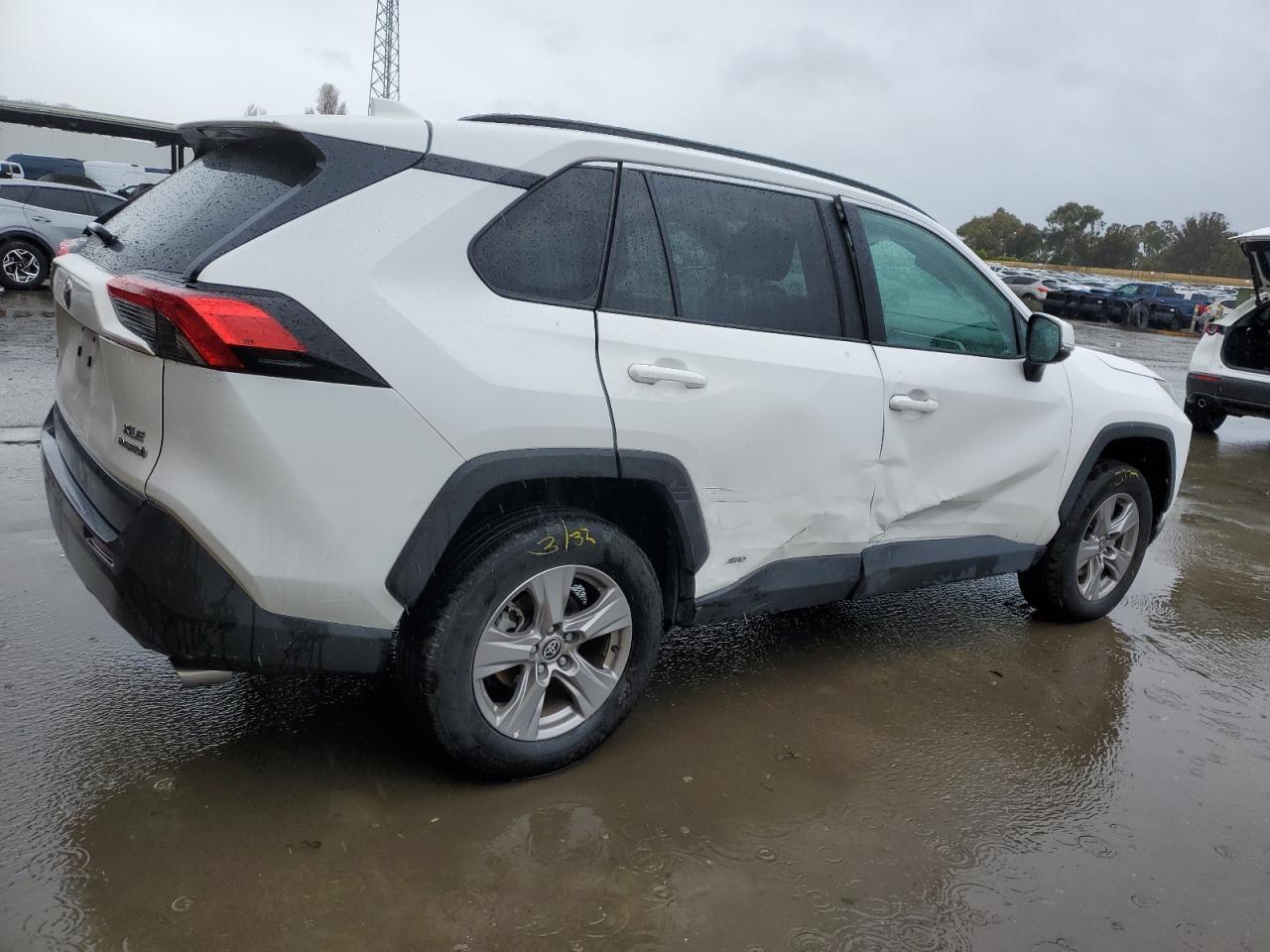 2022 TOYOTA RAV4 XLE - Фото 3