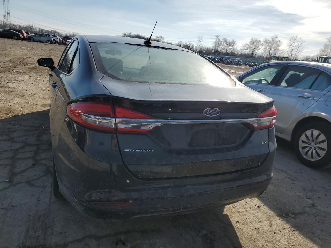 2017 FORD FUSION SE - Image 6