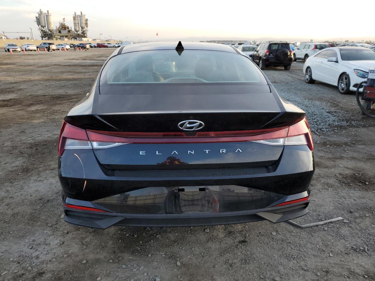 2022 HYUNDAI ELANTRA SE - Image 6