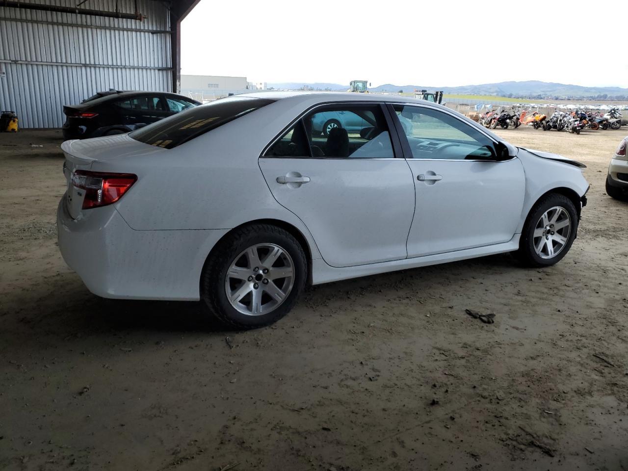 2013 TOYOTA CAMRY L - Image 3