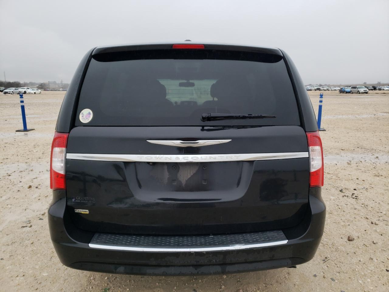 2014 CHRYSLER TOWN & COU - Image 6