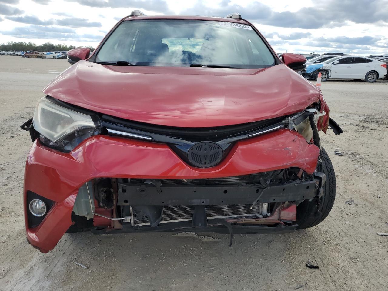 2016 TOYOTA RAV4 XLE - Image 5