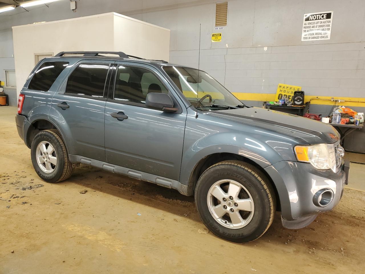 2012 FORD ESCAPE XLT - Image 4