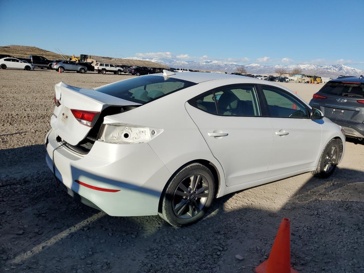 2017 HYUNDAI ELANTRA SE - Фото 3