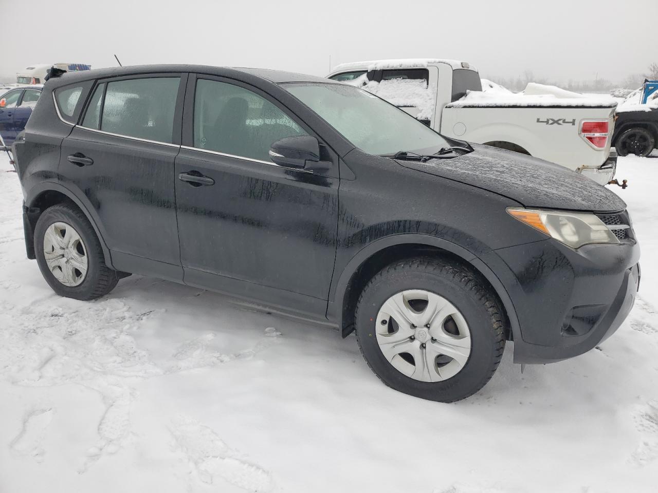 2015 TOYOTA RAV4 LE - Фото 4