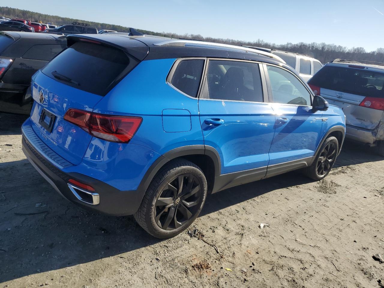 2023 VOLKSWAGEN TAOS SE - Фото 3