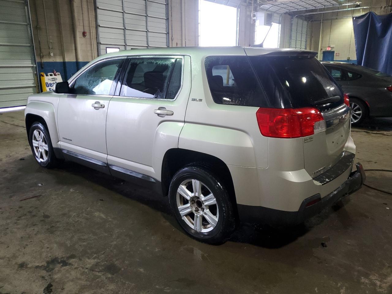 2014 GMC TERRAIN SL - Image 2