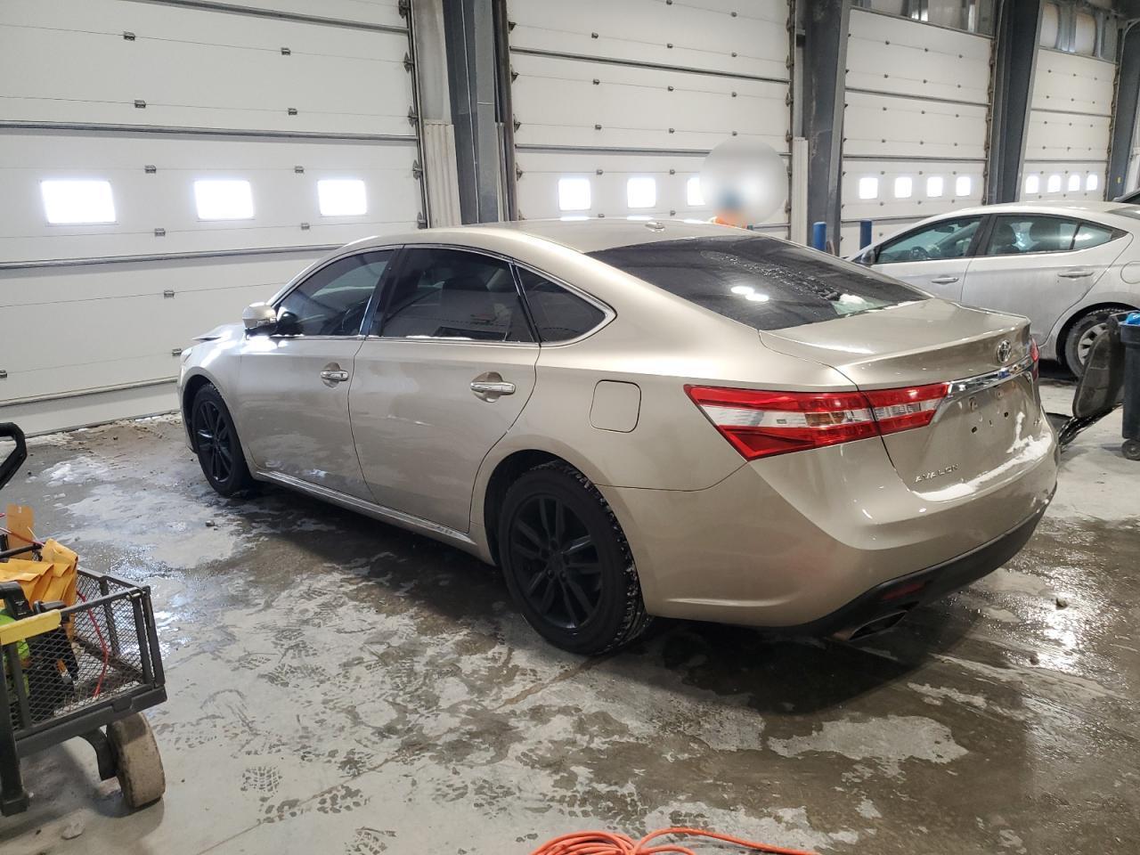 2015 TOYOTA AVALON XLE - Image 2