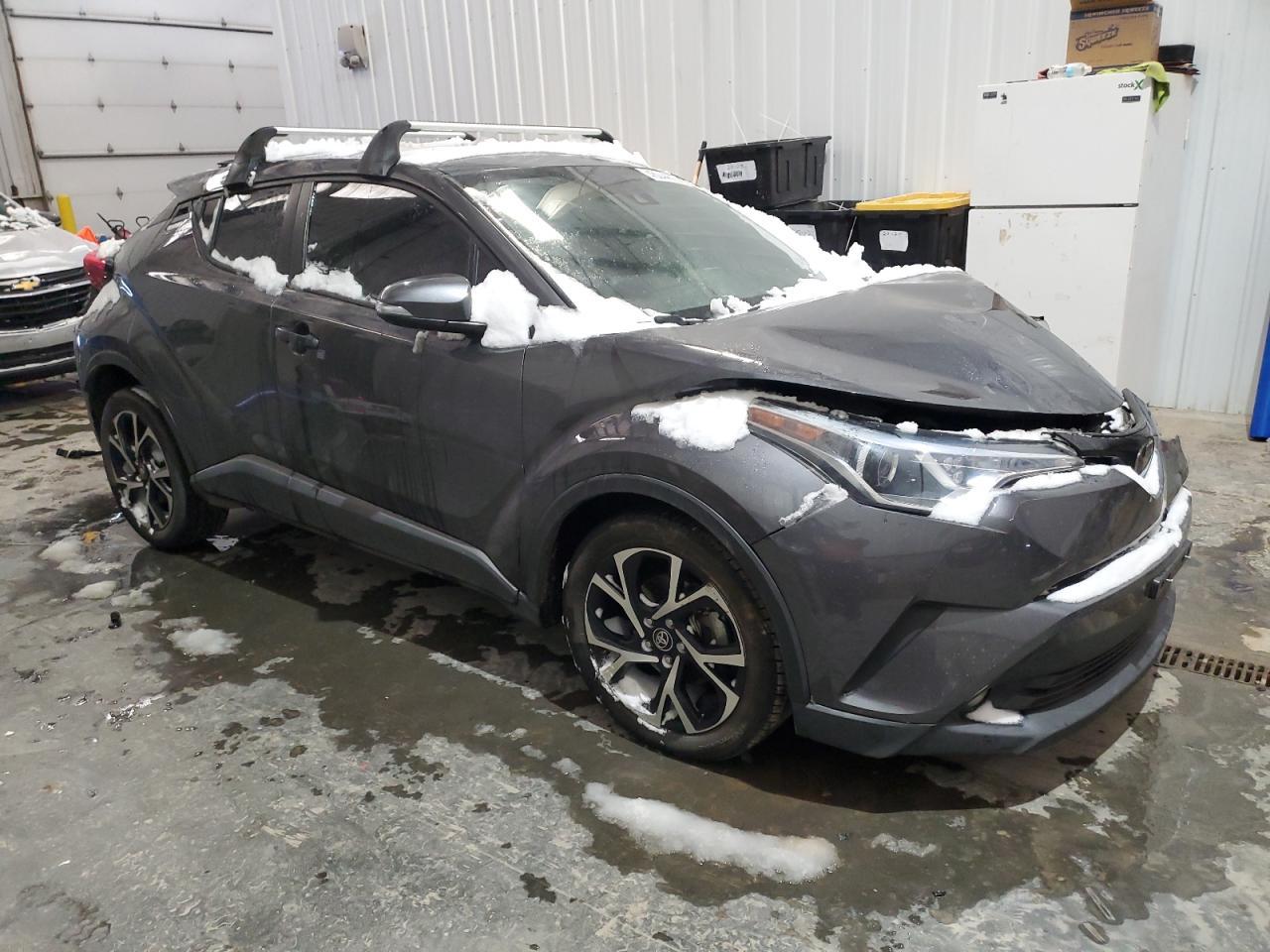 2018 TOYOTA C-HR XLE - Фото 4