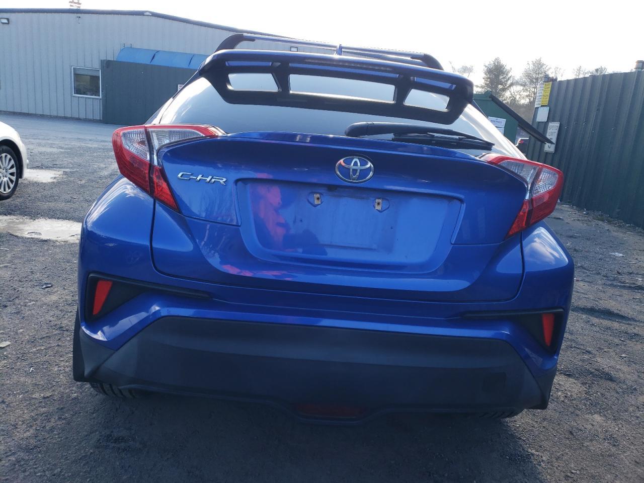 2018 TOYOTA C-HR XLE - Фото 6
